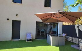 Appartement tout équipé en rez-de-jardin entre Gard et Ardèche